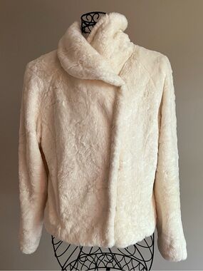 ESPIRIT fabulous Ivory Faux Fur Jacket - Women's Cozy Coat size medium